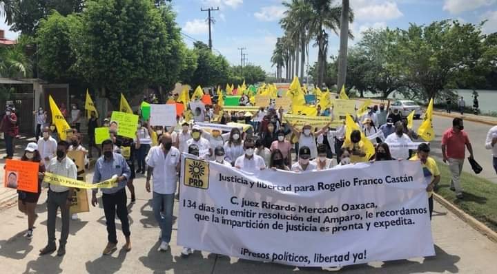 EXIGEN LIBERACIÓN DE ROGELIO FRANCO