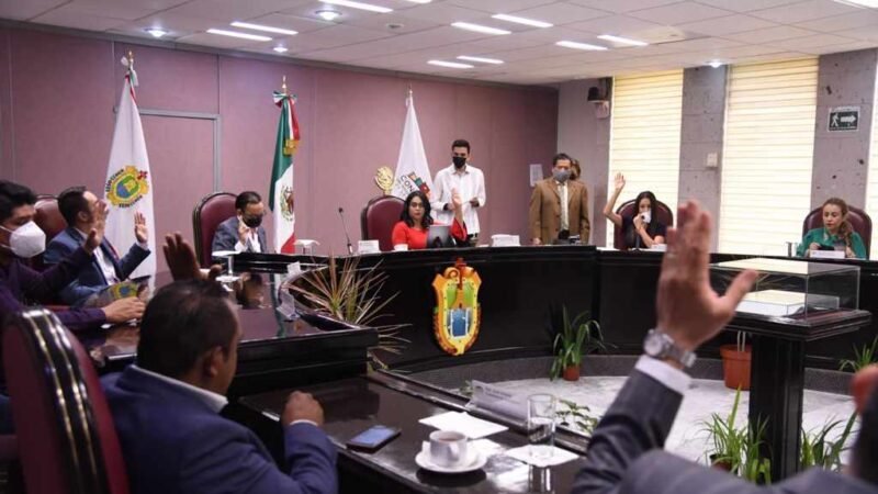 AVALAN QUE AYUNTAMIENTO DE PAPANTLA DONE TERRENO PARA UN TELEBACHILLERATO