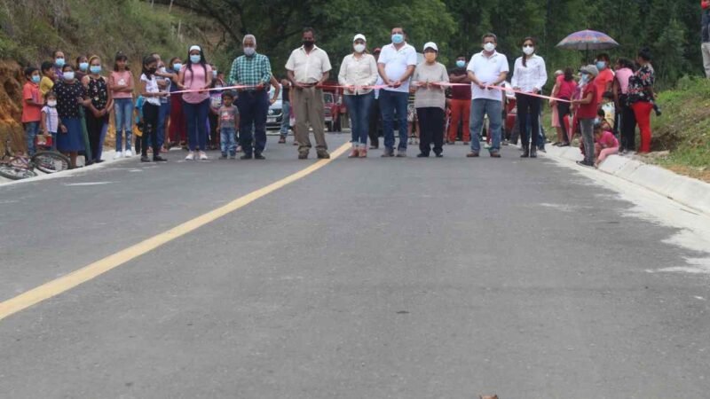 INAUGURAN CAMINO A LA COLONIA RUIZ CORTÍNES