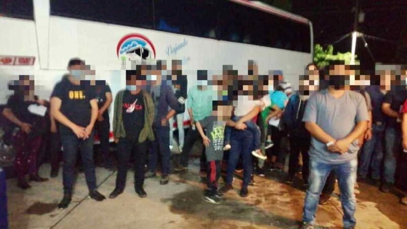 INTERVIENEN A 83 MIGRANTES