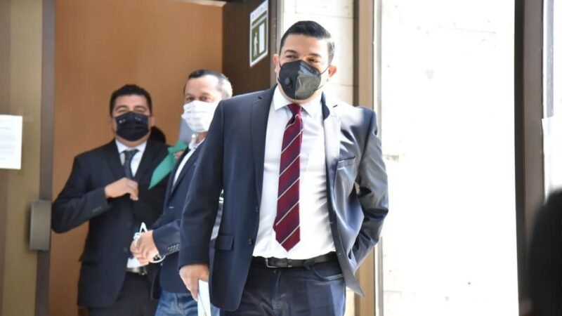 SE LLEVARÁ ANTE LA LEY A QUIENES SAQUEARON AL ESTADO