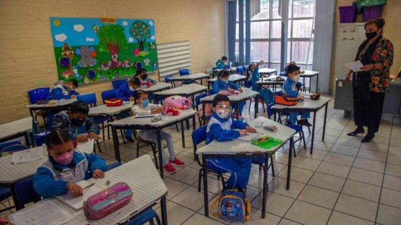 ESCUELAS NO CERRARÁN SI DETECTAN UN CONTAGIO DE COVID: SEP