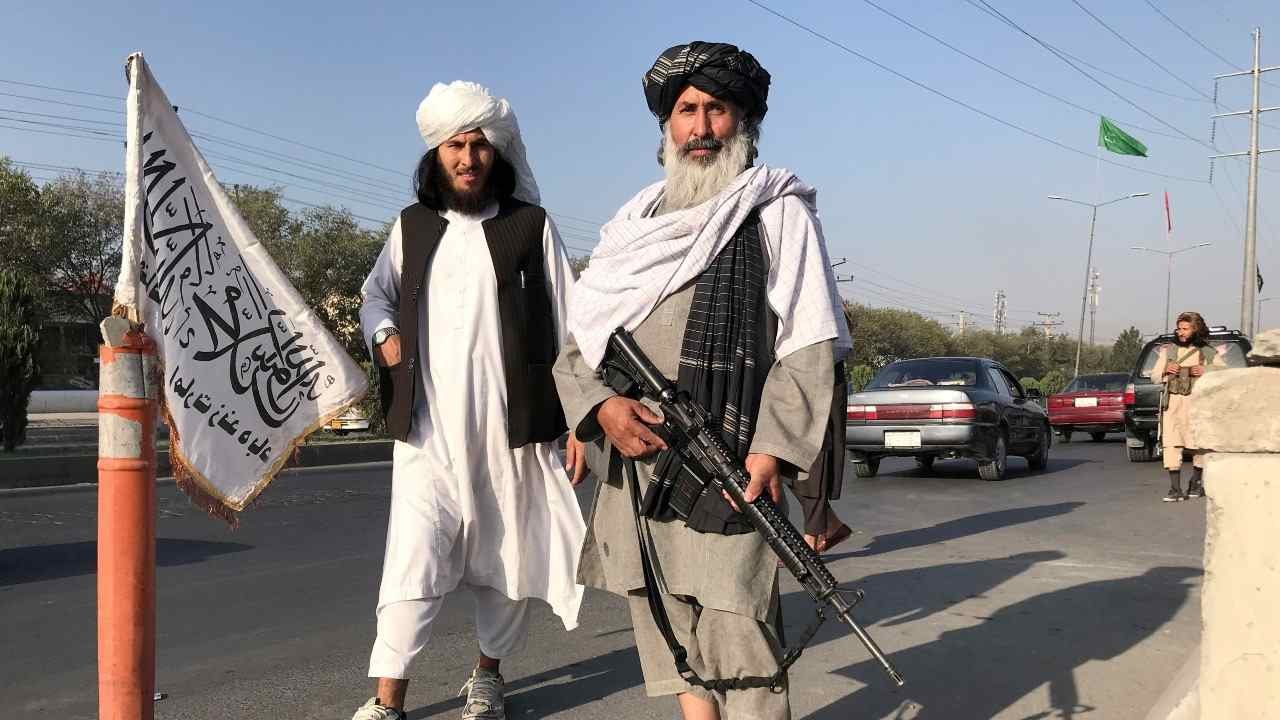 BANCO MUNDIAL SUSPENDE AYUDA A AFGANISTÁN TRAS TOMA DEL PODER DE LOS TALIBANES
