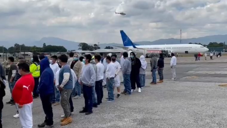 SUMAN 2 MIL 731 PERSONAS DEPORTADAS A GUATEMALA DESDE MÉXICO EN 2021