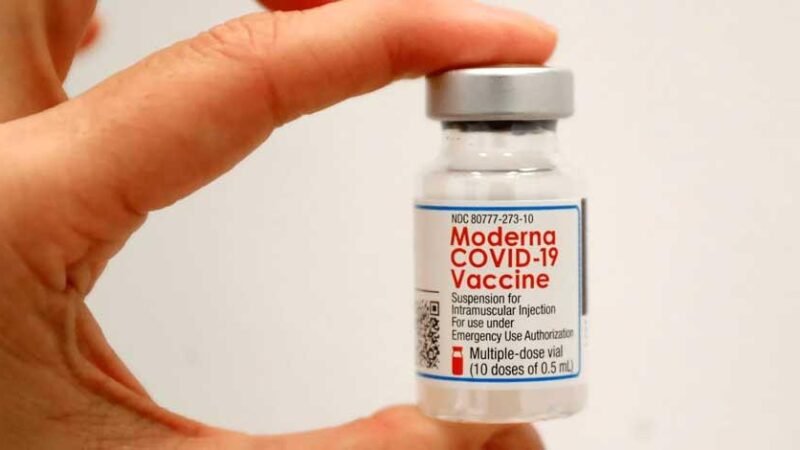 JAPÓN SUSPENDE APLICACIÓN DE VACUNAS COVID DE MODERNA POR CONTAMINACIÓN