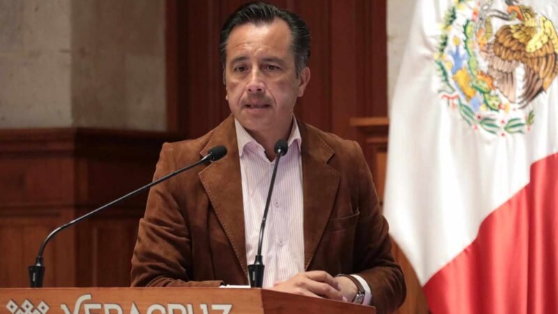 MAESTROS REGRESAN A LAS AULAS EL LUNES; GOBERNADOR