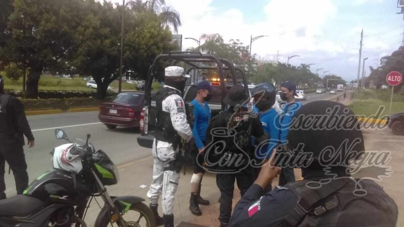 BALEAN A EMPLEADO DE FARMACIA EN ASALTO