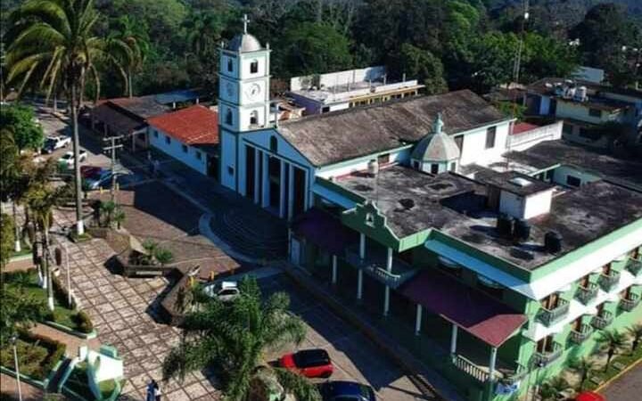 SE ROBAN MOTOCICLETA EN ZENTLA; CULPAN A “GRINGOS”