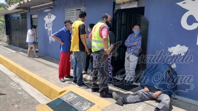 MUERE AFUERA DE CONSULTORIO MÉDICO