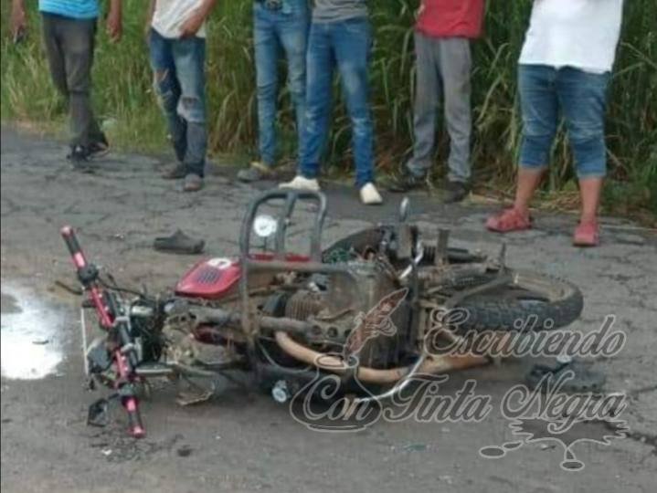 CHOCA MOTOCICLISTA CONTRA CAMIONETA
