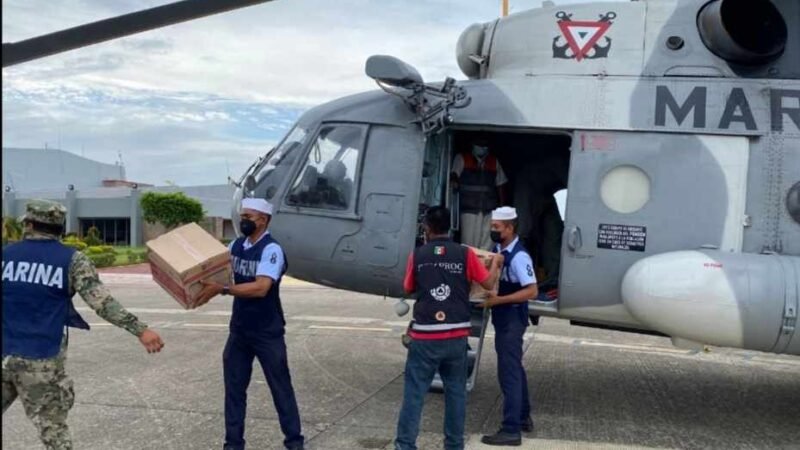 ENTREGA SEMAR AYUDA VÍA AÉREA EN HUAYACOCOTLA