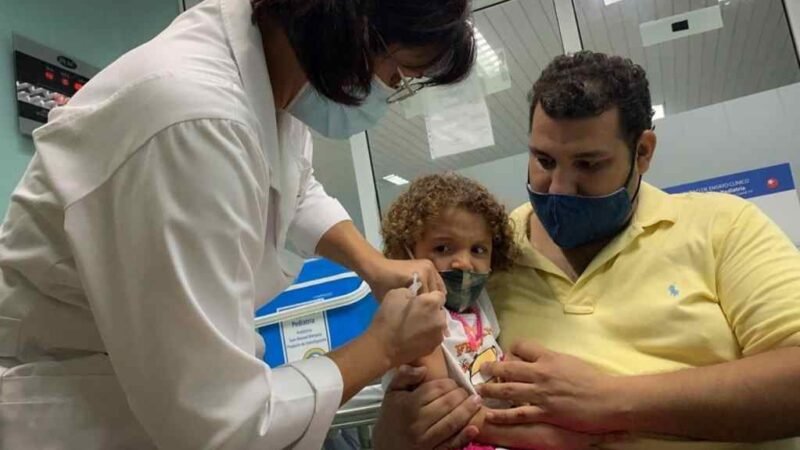 CUBA ARRANCA VACUNACIÓN CONTRA COVID-19 EN NIÑOS Y JÓVENES DE 2 A 18 AÑOS