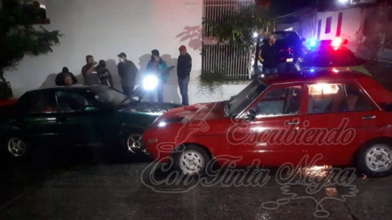 CHOCA DATSUN AL CIRCULAR EN SENTIDO CONTRARIO