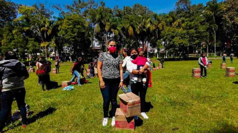 DISTRIBUYEN DESPENSAS A FAMILIAS MARGINADAS