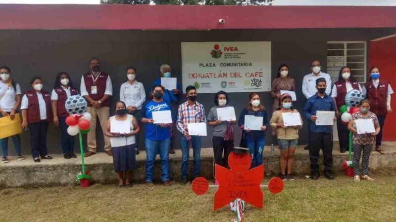 ENTREGAN CERTIFICADOS DEL IVEA