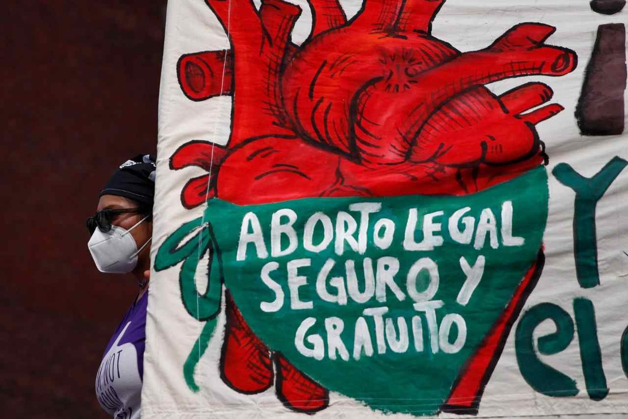GOBIERNO PIDE REVISAR 432 CASOS DE ABORTO EN MÉXICO TRAS FALLO DE LA SCJN