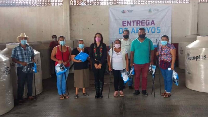 ENTREGAN TANQUES DE ALMACENAMIENTO DE AGUA