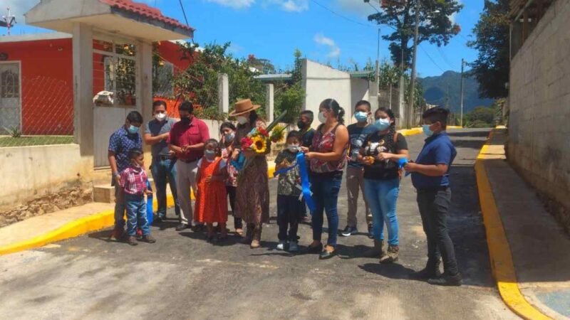 ENTREGAN PAVIMENTACIÓN EN LA COLONIA ROMERO