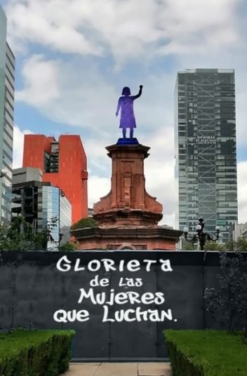 RENOMBRAN GLORIETA DE COLÓN COMO GLORIETA DE LAS MUJERES QUE LUCHAN