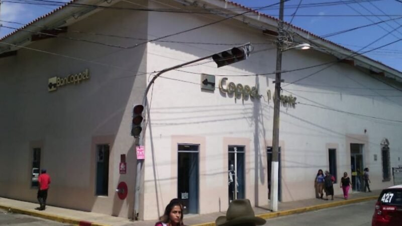 ASALTAN A JOVEN DENTRO DE COPPEL HUATUSCO