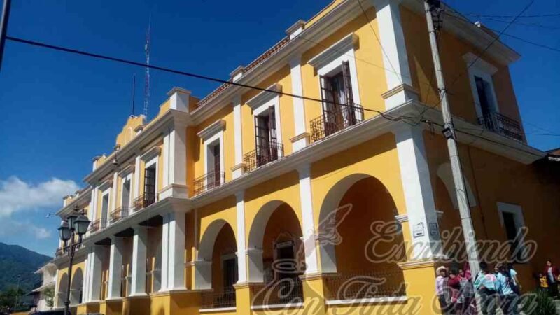 DESMANTELA SERAFÍN GONZÁLEZ A LA CASA DE CULTURA