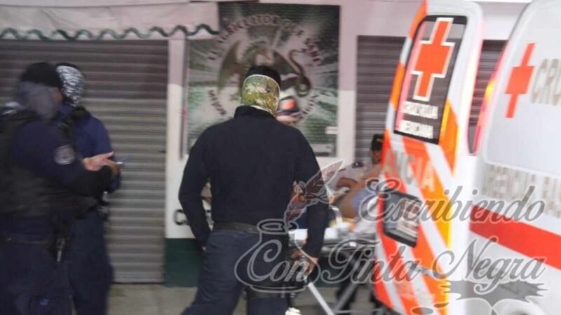 INTENTA ROBAR ARMA; TERMINA CON BALAZO EN LA PIERNA