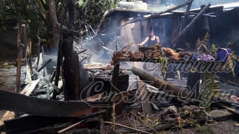 REPORTAN INCENDIO EN IXHUATLÁN