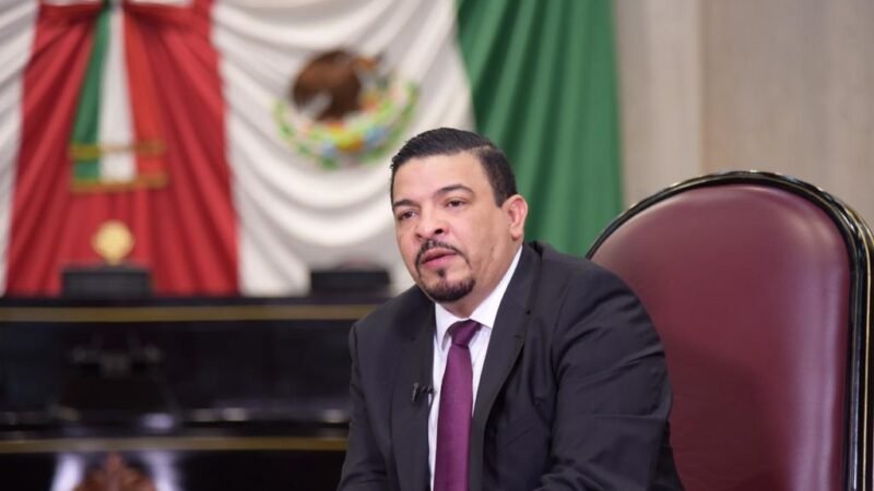 LLAMA GÓMEZ CAZARÍN A LA SENSIBILIZACIÓN EN LA LUCHA CONTRA EL CÁNCER DE MAMA