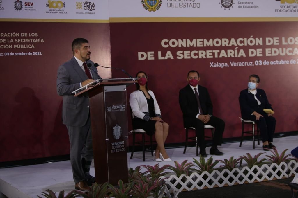 EDUCACIÓN, BASE DE LA TRANSFORMACIÓN; ZENYAZEN ESCOBAR