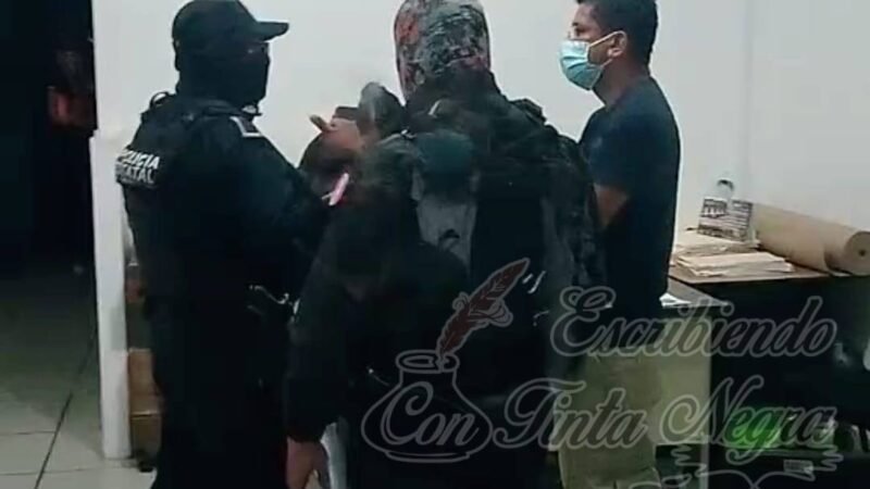 DETIENEN A DIRECTOR DE TRÁNSITO