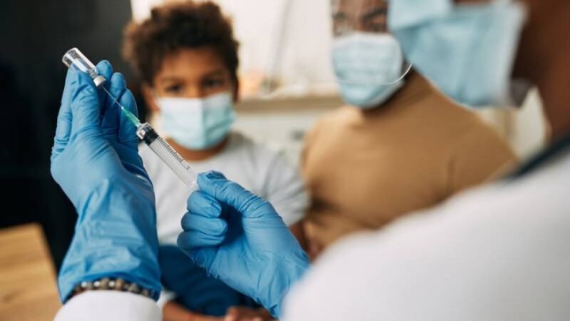 EU LISTO PARA VACUNAR A NIÑOS EN CUANTO SE AUTORICE