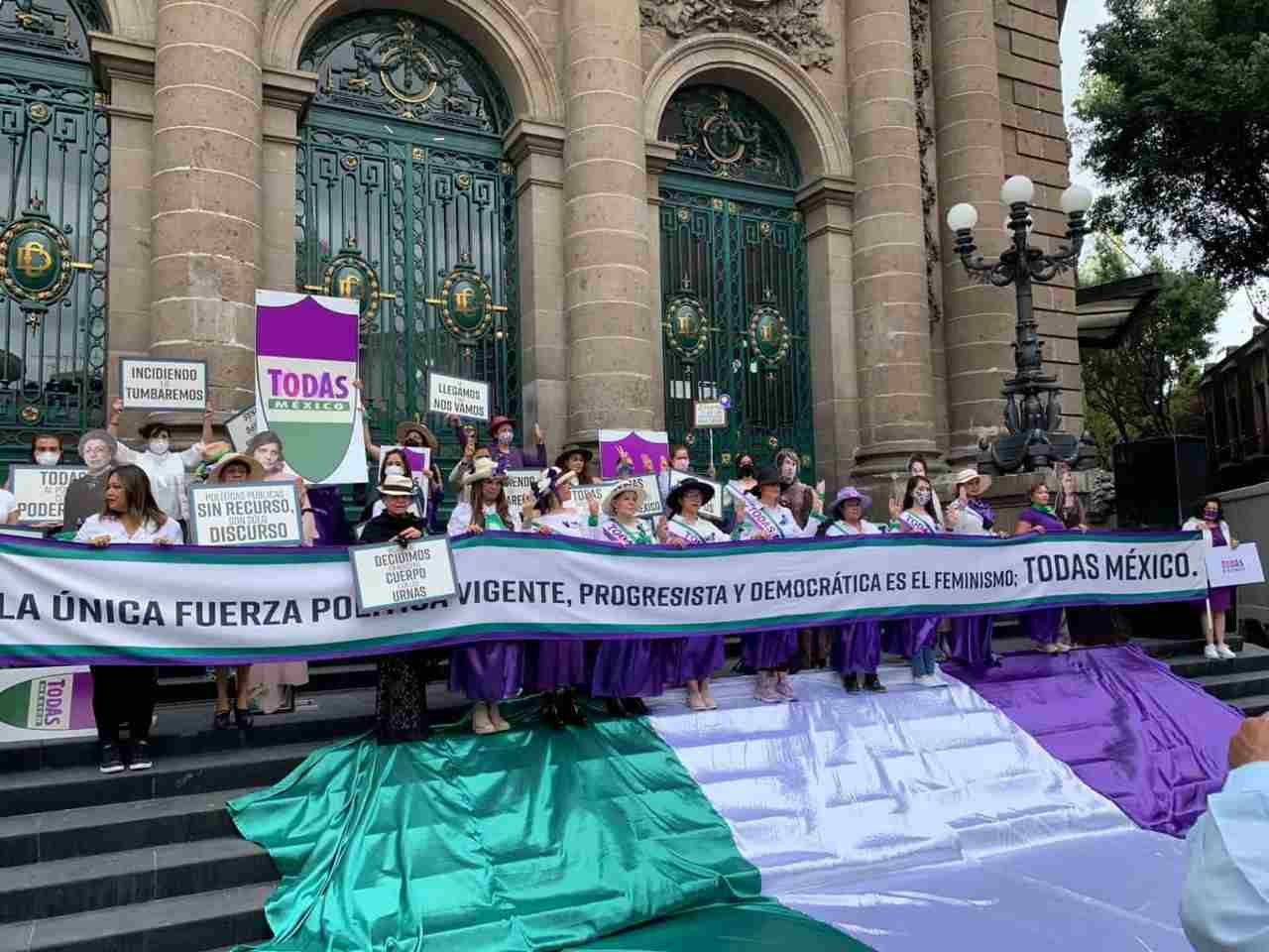 FEMINISTAS LANZAN LA FUERZA POLÍTICA ‘TODAS MÉXICO’