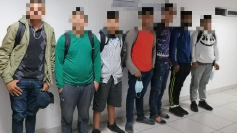 INTERVIENEN A 28 MIGRANTES; DETIENEN A 7 “POLLEROS”