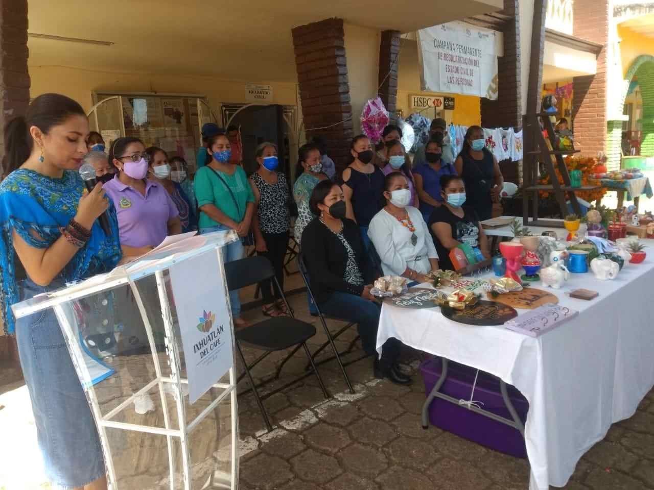REALIZAN “EL MERCADITO” DE DÍA DE MUERTOS