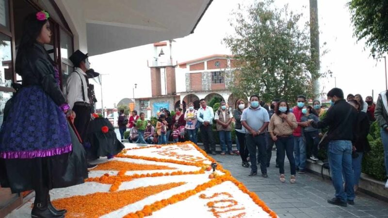 FIESTA DE LOS MUERTOS EN ALPATLÁHUAC