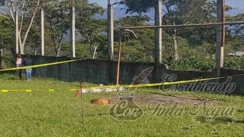 JOVEN DE IXHUATLÁN ESCAPA POR LA PUERTA FALSA
