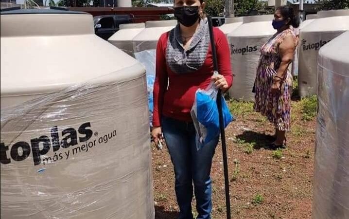 ENTREGA NORA LAGUNES TANQUES DE AGUA EN ZENTLA