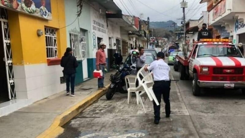 PARTICULARES SE ADUEÑAN DE LAS CALLES DE HUATUSCO
