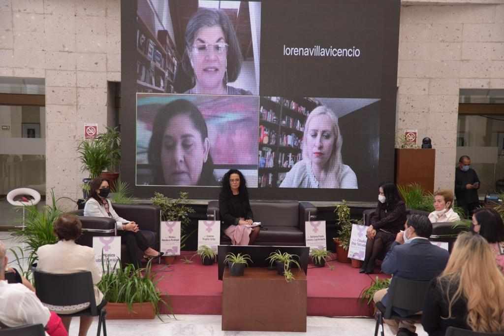 PRESENTAN OBRA SOBRE LA HISTORIA DE LA PARIDAD EN EL CONGRESO DE VERACRUZ