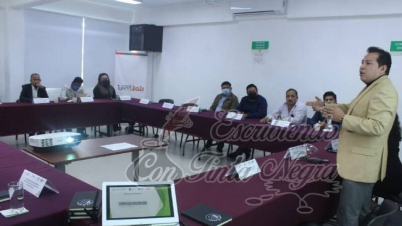 SE REÚNEN ALCALDES Y TEC DE HUATUSCO