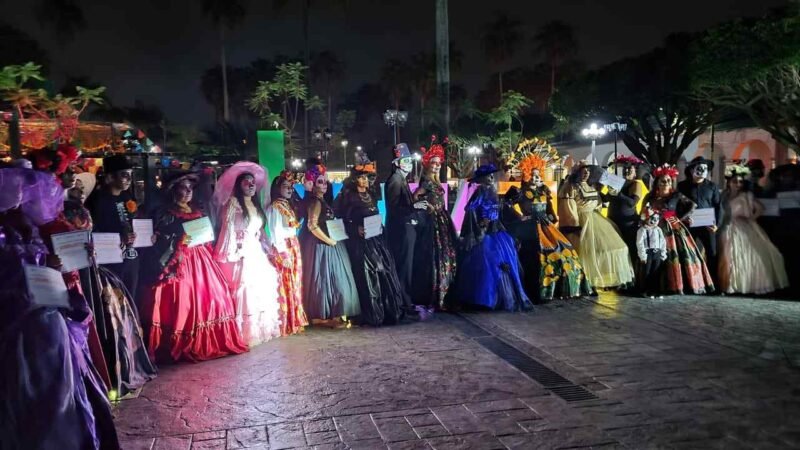 CATRINAS Y BAILES DE XANTOLO