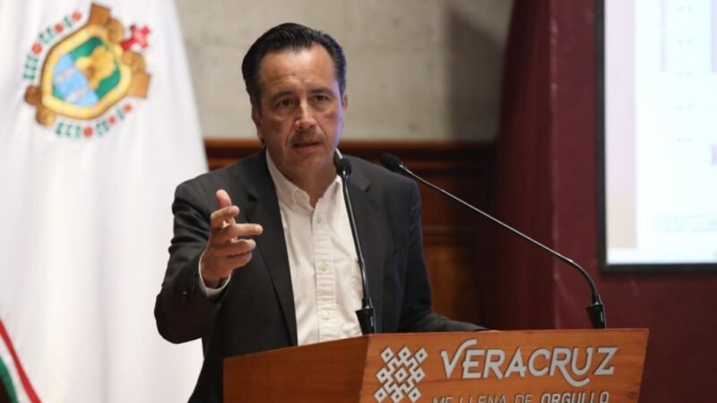 PIDE CUITLÁHUAC A LEGISLATURA ENTRANTE SEGUIR CONTRIBUYENDO AL DESARROLLO DE VERACRUZ