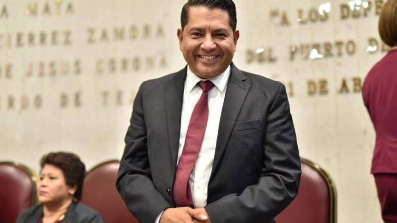 LUIS ARTURO SANTIAGO MARTÍNEZ RINDE PROTESTA COMO DIPUTADO DE LA LXVI LEGISLATURA DE VERACRUZ