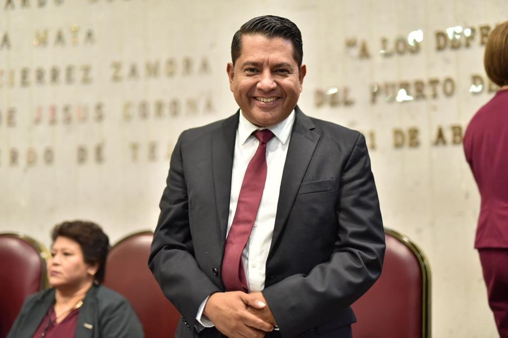 LUIS ARTURO SANTIAGO MARTÍNEZ RINDE PROTESTA COMO DIPUTADO DE LA LXVI LEGISLATURA DE VERACRUZ