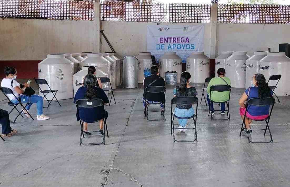 SUMAN 721 TANQUES DE ALMACENAMIENTO ENTREGADOS EN IXHUATLÁN