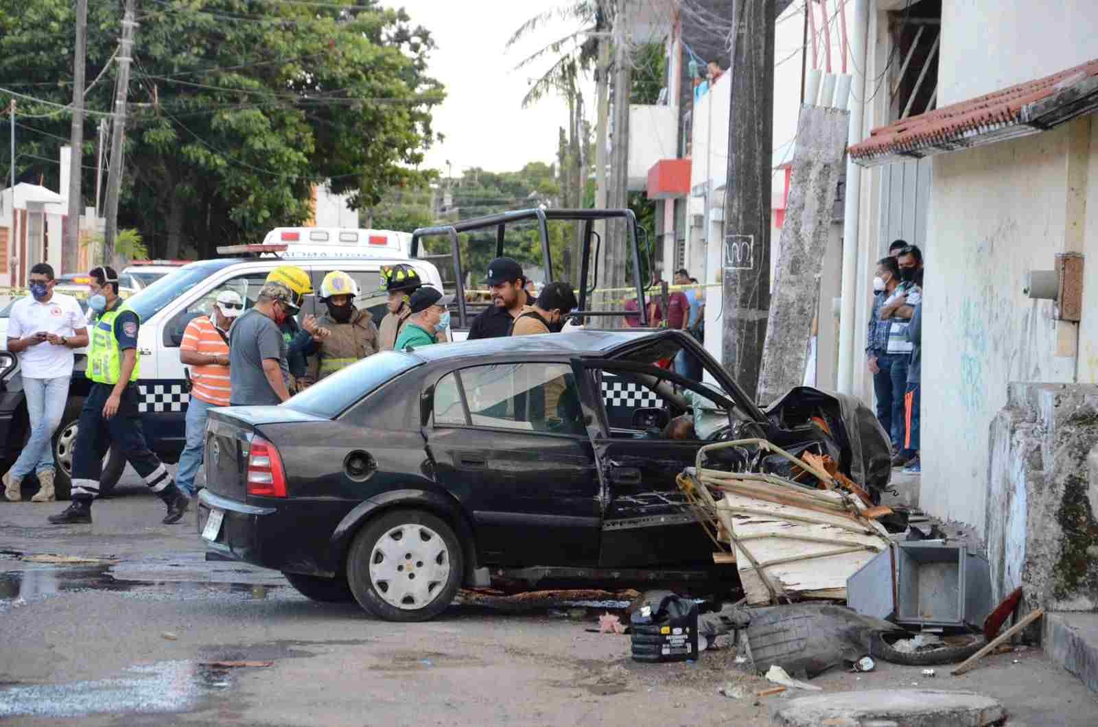 MUERE AL VOLANTE Y EMBISTE A PEATÓN