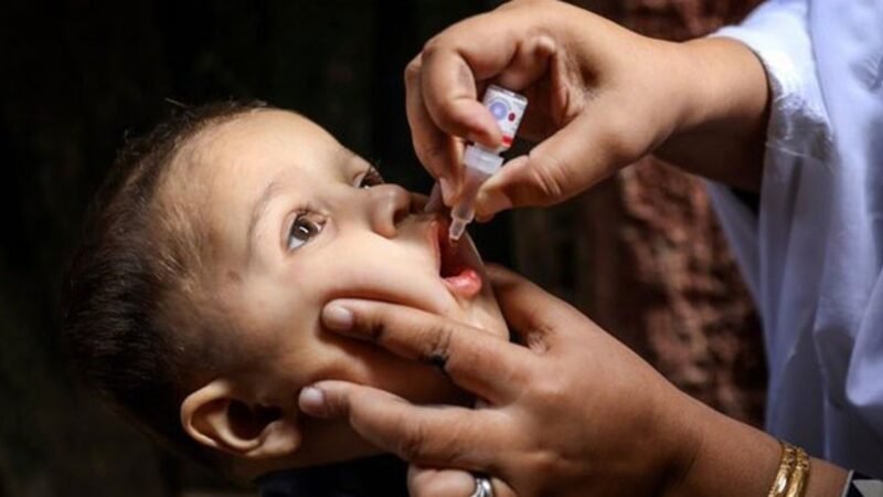 AFGANISTÁN INICIA CAMPAÑA DE VACUNACIÓN CONTRA LA POLIO TRAS VICTORIA TALIBÁN