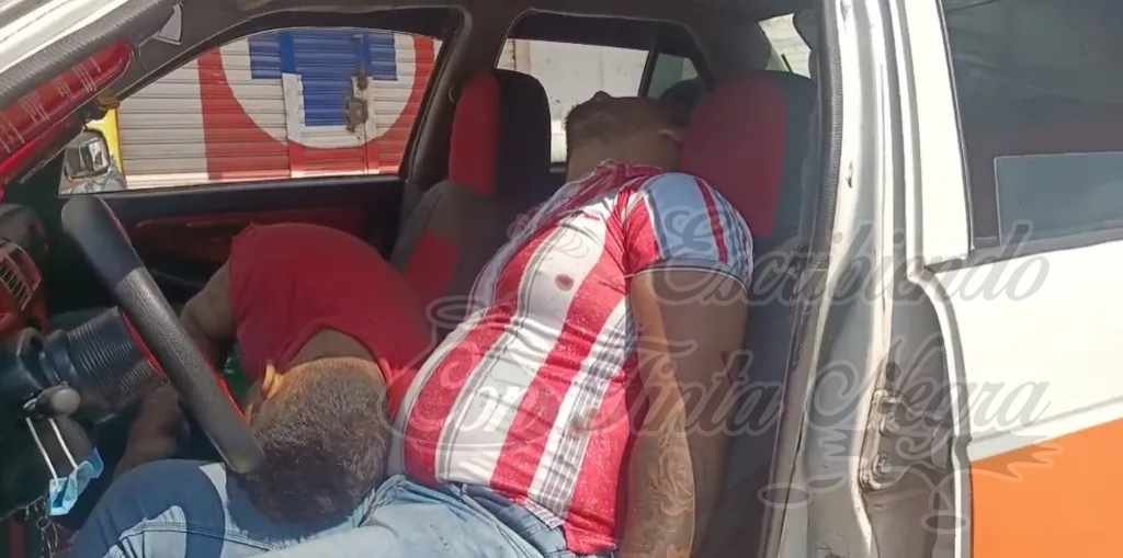 ACRIBILLAN A TAXISTA Y COPILOTO