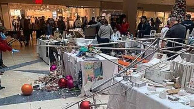 DESPLOME DE DECORACIÓN NAVIDEÑA DEJA 6 HERIDOS