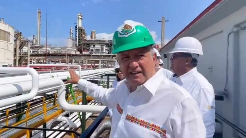 RECONFIGURAR REFINERÍAS REDUCIRÁ CONTAMINACIÓN: AMLO